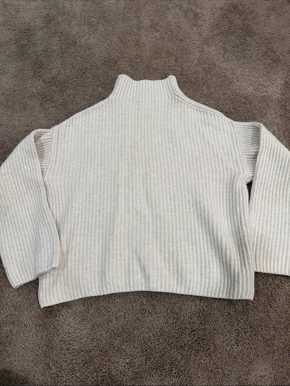 Everlane Cream Ribbed Turtleneck Pullover with wide sleeves - Picture 4 of 4
